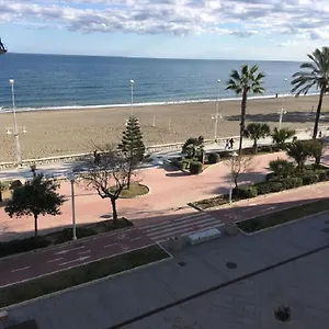 https://piso-frente-al-mar-primera-linea-de-playa-en-malaga-con.hotelsinnerja.org