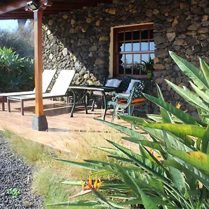 https://casa-las-caracolas.in-canary-islands.com